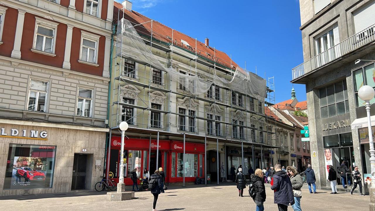 Ferienwohnung Green Gallery On A Main Square Zagreb Exterior foto